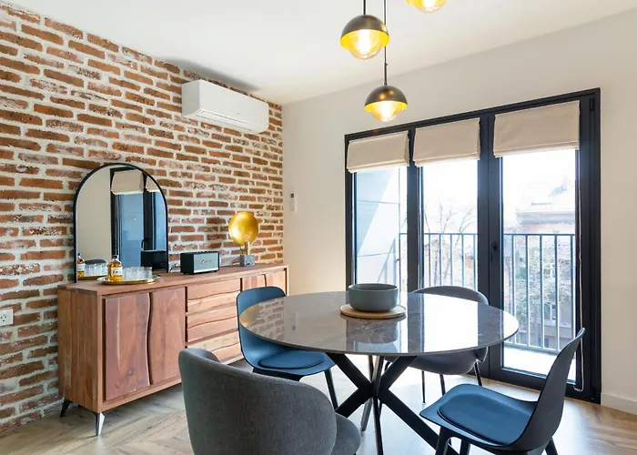 Vintage Parkside Whit Free Parking Near Center